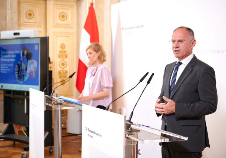 Für Innenminister Gerhard Karner muss klar und konsequent gegen Asylmissbrauch aufgetreten werden. Aktuelle Zahlen bestätigen diesen Kurs Foto: BMI/Karl Schober