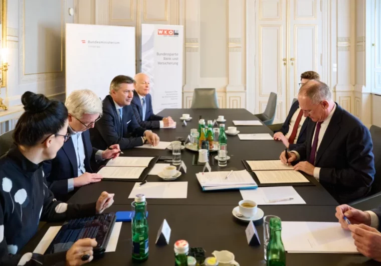 Beim Bankomatgipfel wurde ein Sicherheitspakt zwischen dem Innenministerium und den Bankenvertretern unterzeichnet. Foto: BMI/Karl Schober