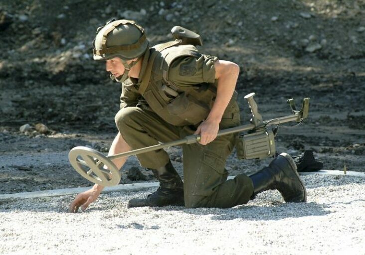 Pioniere des Bundesheeres sind ausgebildet in Minensuche. Österreich unterstützt die Ukraine in der Minenräumung finanziell, entsendet aber keine Soldaten in das Kriegsgebiet. In der Ukraine ist die dreifache Fläche Österreichs von russischen Truppen vermint. Foto: Bundesheer