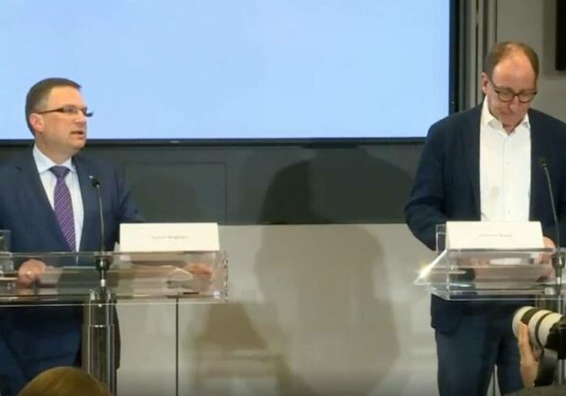 Klubobmann und Sozialsprecher der ÖVP, August Wöginger: "Sozialpolitische Verantwortung wahrnehmen", mit Sozialminister Johannes Rauch. Screenshot: APA Livestream