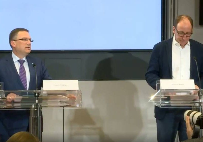 Klubobmann und Sozialsprecher der ÖVP, August Wöginger: "Sozialpolitische Verantwortung wahrnehmen", mit Sozialminister Johannes Rauch. Screenshot: APA Livestream