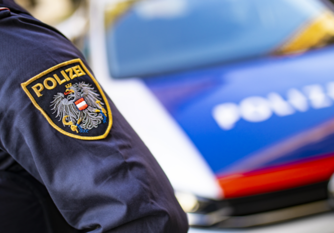 Zum Schutz der Bevölkerung wird der Personalstand bei der Polizei weiter abgesichert. Im September werden 580 Polizeischüler in die Ausbildung aufgenommen. Foto: Arno Melicharek
