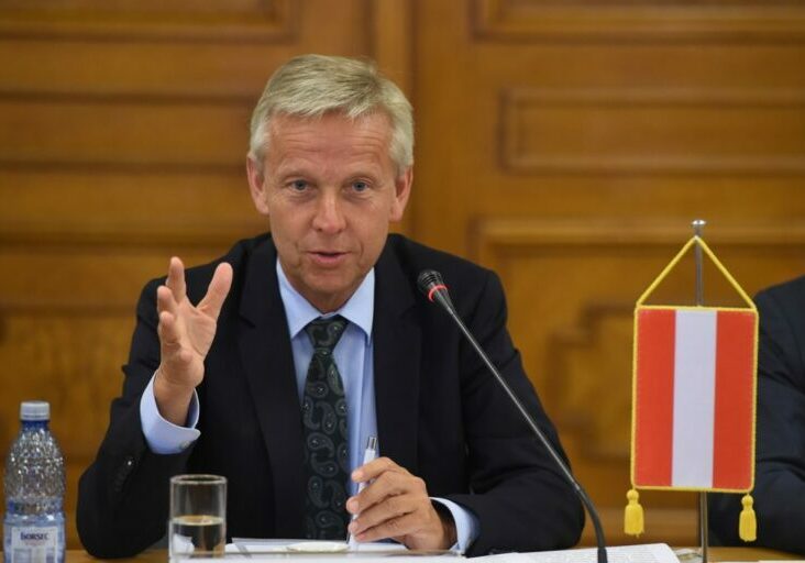 Reinhold Lopatka, ÖVP-Delegationsleiter im Europäischen Parlament, warnt vor dem nationalistischen Bündnis rechter und populistischer Parteien aus Ungarn und Tschechien mit Herbert Kickl.