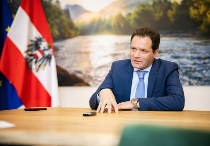 Landwirtschaftsminister Norbert Totschnig spricht mit Zur-Sache über das vergangene Jahr und gibt einen Ausblick für das Kommende. Foto: BML/Lendl