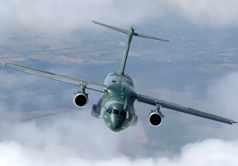 Vier Stück des Transportflugzeuges Embraer C-390 beschafft das Bundesheer. Eine von mehreren Maßnahmen für die Rüstung des Bundesheeres zu einer modernen Armee, wie Verteidigungsministerin Klaudia Tanner vor dem Nationalrat erklärte. Foto: BMLV