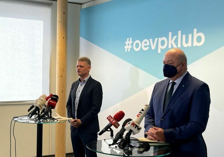Für VP-Fraktionschef Andreas Hanger sei der Blick klar in die Zukunft gerichtet, es gehe um die Verbesserung des politischen Systems in Österreich. Foto: Zur-Sache / Michael Tögel