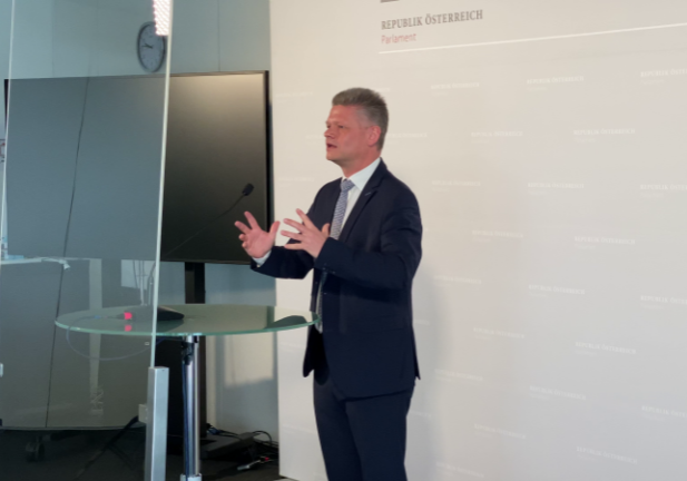 Einmal mehr gab Hanger bekannt, dass die Finanzverwaltung in der Causa „funktioniert“ und entsprechend korrekt gearbeitet hat. Foto: Zur-Sache / Michael Tögel