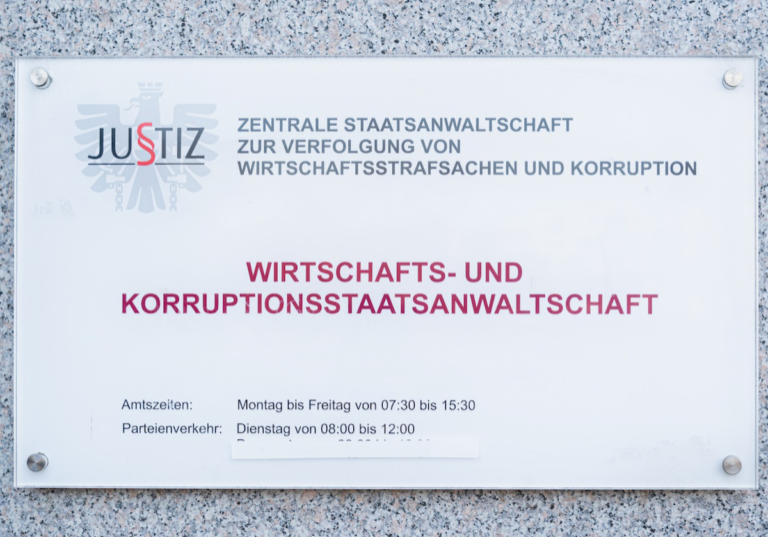 Anwalt Georg Vetter kritisiert gegenüber der Tageszeitung „Kurier“ die umfangreiche Anordnung zur Hausdurchsuchung der WKStA scharf. - Foto: ÖVP/ Florian Schrötter