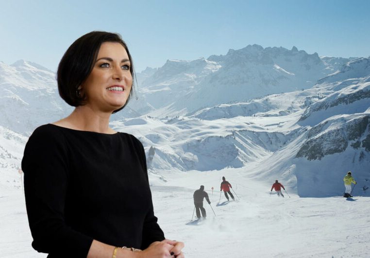 Bundesministerin Elisabeth Köstinger wird sich weiter für offene Tourismusbetriebe einsetzen. Foto: BMLRT / Paul Gruber